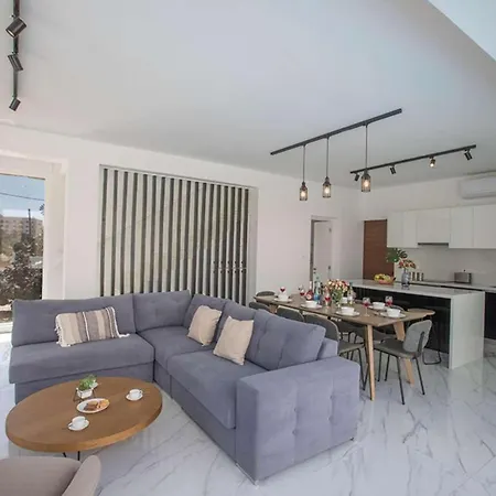 Villa Bleu 5 *