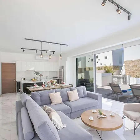 Villa Bleu 5 *